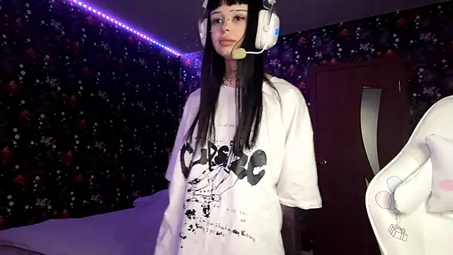 Snapshot of Luna_Sohotti chatting on 02-16-26, 04:03 Luna Sohotti online show from 02-16-26, 04:03