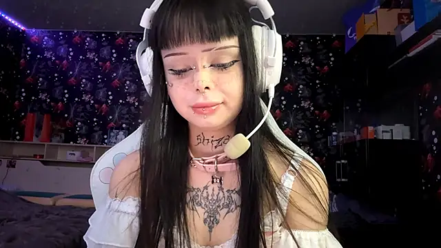 Snapshot of Luna_Sohotti chatting on 03-01-26, 01:35 Luna Sohotti online show from 03-01-26, 01:35