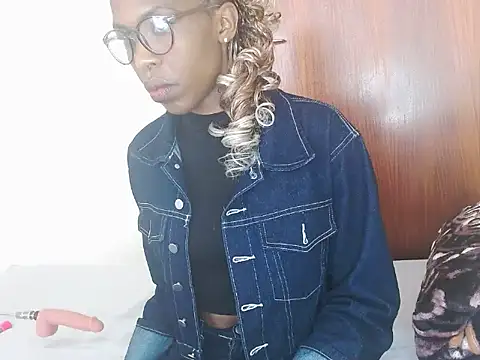 ChocoSlenderXXX online show from 03-12-26, 09:37