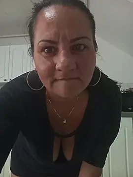 Mishell Perez online show from 02-25-26, 07:01