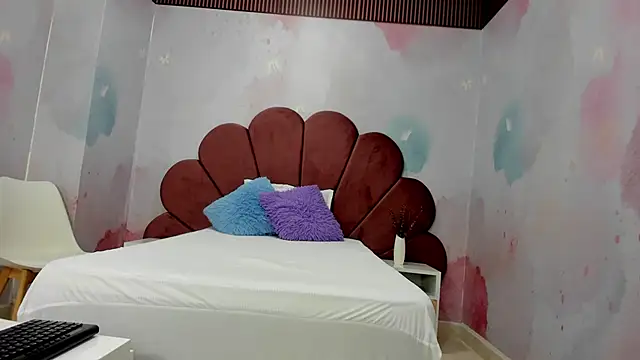 hillary bigbutt online show from 03-15-26, 03:45