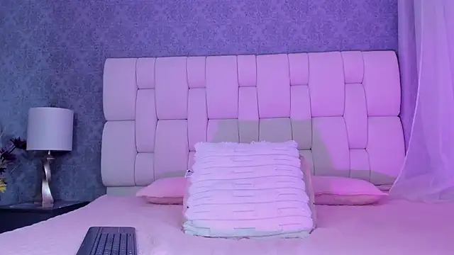 Snapshot of alisstarr chatting on 02-27-26, 11:43 alisstarr online show from 02-27-26, 11:43