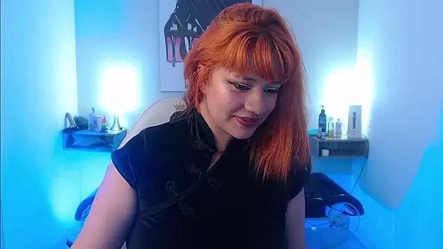 Snapshot of _carlotta_x chatting on 02-17-26, 01:40 carlotta x online show from 02-17-26, 01:40