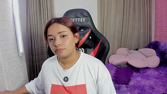 Snapshot of Sienna_Lux01 chatting on 02-24-26, 06:28 Sienna Lux01 online show from 02-24-26, 06:28