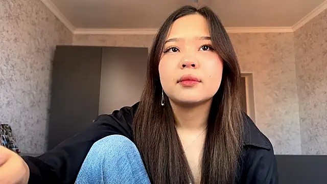 Snapshot of RegenaLandauer chatting on 02-25-26, 06:45 RegenaLandauer online show from 02-25-26, 06:45