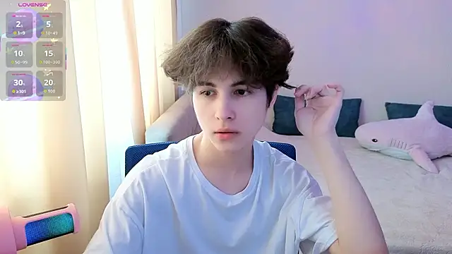 Snapshot of _LukaHayes_ chatting on 02-22-26, 11:31 LukaHayes online show from 02-22-26, 11:31