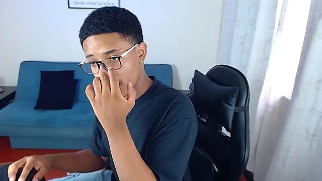 liiam3 online show from 03-10-26, 08:47