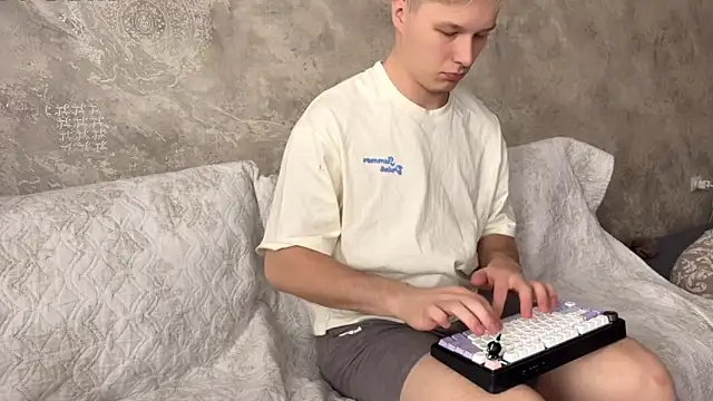 Snapshot of Rebecca_David chatting on 04-03-26, 08:34 Rebecca David online show from 04-03-26, 08:34