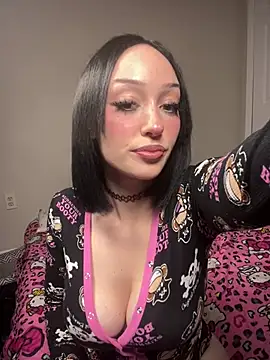 strwbrrymilk online show from 03-31-26, 03:41