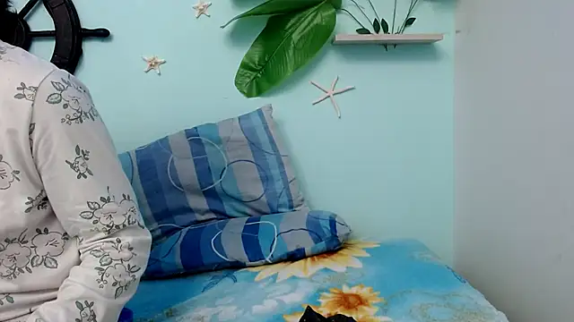 Snapshot of skinnysexy18 chatting on 03-03-26, 01:56 skinnysexy18 online show from 03-03-26, 01:56