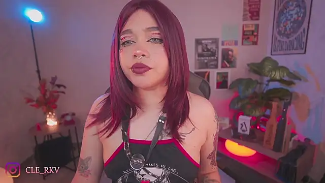 violette clerk1  online show from 03-18-26, 08:01