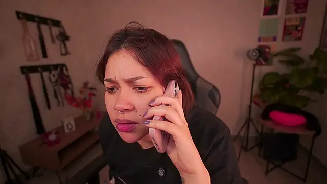 Snapshot of violette_clerk1_ chatting on 07-11-26, 02:58 violette clerk1 online show from 07-11-26, 02:58