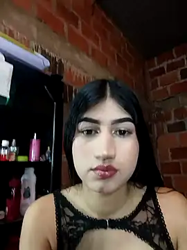 Snapshot of Julianiss chatting on 02-24-26, 01:58 Julianiss online show from 02-24-26, 01:58