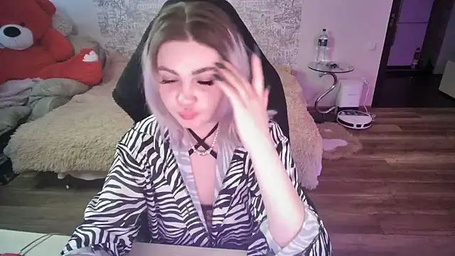 SlankyMic online show from 03-27-26, 03:34