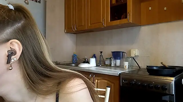 VictoriaDeese online show from 02-18-26, 08:32