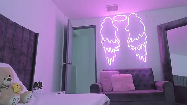 Evelin  thompsson online show from 02-17-26, 04:09