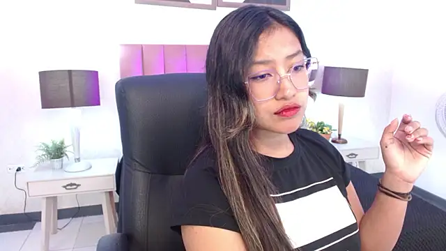 Snapshot of SweetMilie_gh chatting on 02-19-26, 04:08 SweetMilie gh online show from 02-19-26, 04:08