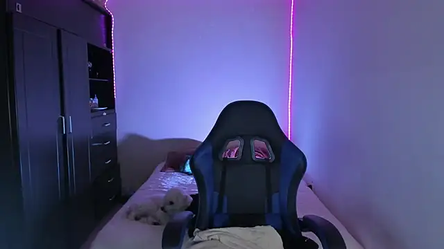 saradiazxxx online show from 04-12-26, 06:18