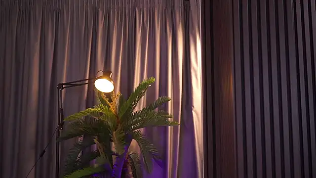 Snapshot of YanaSultana chatting on 03-12-26, 09:15 YanaSultana online show from 03-12-26, 09:15