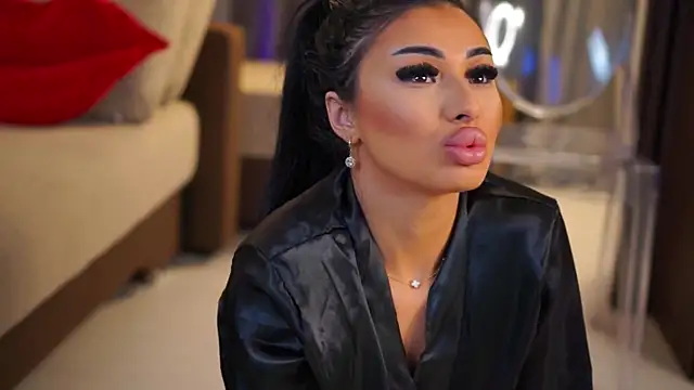 Snapshot of YanaSultana chatting on 04-10-26, 08:30 YanaSultana online show from 04-10-26, 08:30