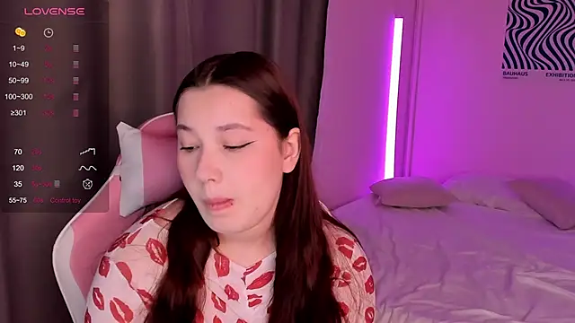 Snapshot of KatrineEvvans chatting on 02-26-26, 08:57 KatrineEvvans online show from 02-26-26, 08:57