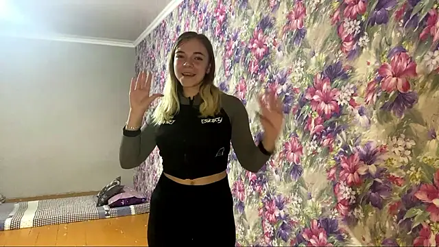 Snapshot of StephanieMarin chatting on 02-21-26, 02:40 StephanieMarin online show from 02-21-26, 02:40