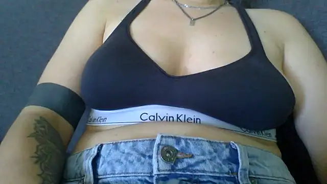 Snapshot of Geileboef28 chatting on 06-23-26, 10:46 Geileboef28 online show from 06-23-26, 10:46