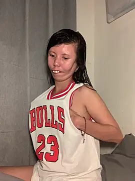 Snapshot of lady_moon09 chatting on 02-25-26, 01:32 lady moon09 online show from 02-25-26, 01:32