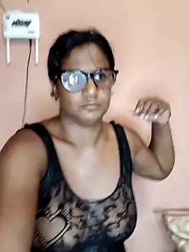 Snapshot of indianstrawberrylips4u chatting on 02-24-26, 05:27 indianstrawberrylips4u online show from 02-24-26, 05:27