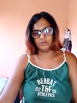 indianstrawberrylips4u online show from 04-18-26, 06:06