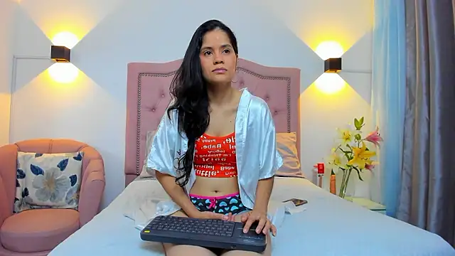 Snapshot of Paulynavera chatting on 03-20-26, 12:10 Paulynavera online show from 03-20-26, 12:10