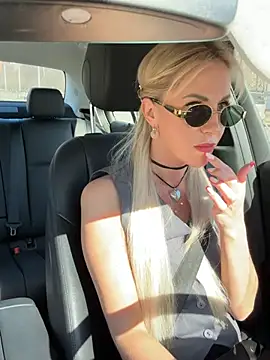 LisaMurr online show from 04-10-26, 12:21