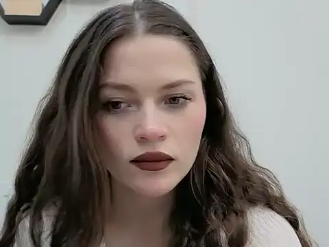 Avelinehowo uwu online show from 03-28-26, 01:43