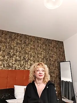 Snapshot of LaireeFelini chatting on 02-22-26, 07:34 LaireeFelini online show from 02-22-26, 07:34