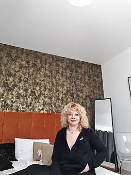 Snapshot of LaireeFelini chatting on 02-23-26, 07:11 LaireeFelini online show from 02-23-26, 07:11