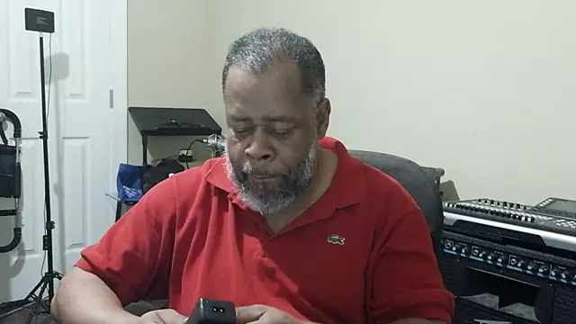 Cleozevo1961 online show from 04-14-26, 12:11