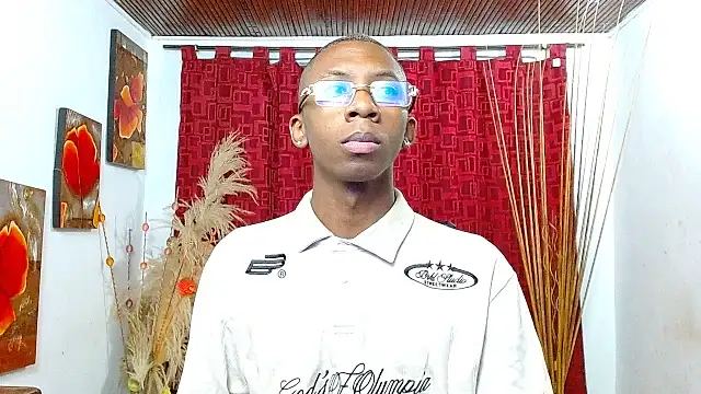 Snapshot of milo018 chatting on 02-18-26, 09:27 milo018 online show from 02-18-26, 09:27