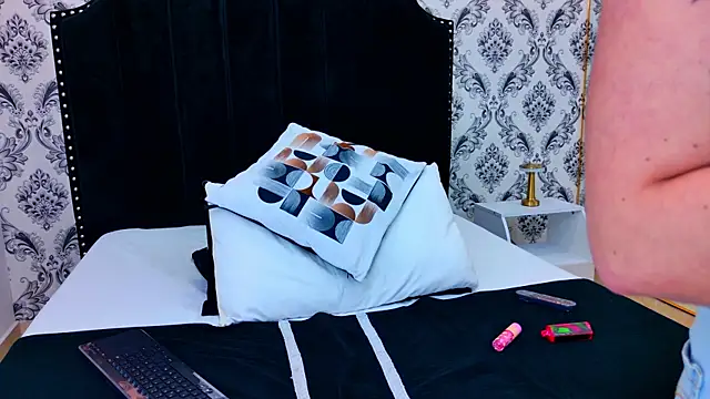 Danni Night online show from 02-25-26, 03:16