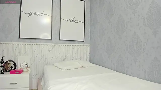 Snapshot of beautydoll18_ chatting on 04-07-26, 10:26 beautydoll18 online show from 04-07-26, 10:26