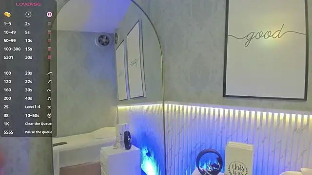 Snapshot of beautydoll18_ chatting on 04-13-26, 11:27 beautydoll18 online show from 04-13-26, 11:27