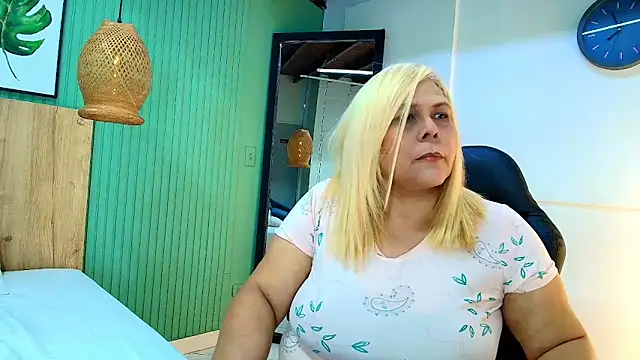 Snapshot of eva_colen50 chatting on 03-20-26, 06:35 eva colen50 online show from 03-20-26, 06:35