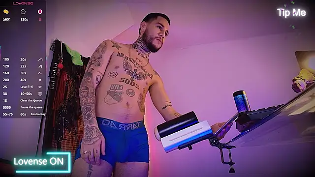 Snapshot of king_of_desire chatting on 02-22-26, 07:12 king of desire online show from 02-22-26, 07:12