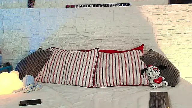 Eliassalvatore  online show from 04-21-26, 07:17