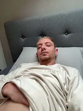 Snapshot of Crevette311 chatting on 11-20-25, 11:54 Crevette311 online show from 11-20-25, 11:54