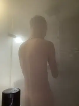 Snapshot of Crevette311 chatting on 12-05-25, 03:09 Crevette311 online show from 12-05-25, 03:09