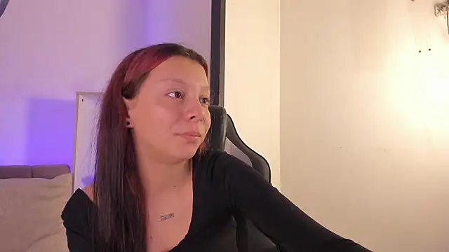 Snapshot of MelLove_ chatting on 02-22-26, 08:18 MelLove online show from 02-22-26, 08:18