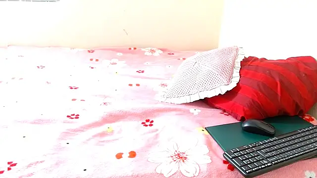 valkahot20 online show from 03-16-26, 04:22