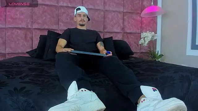 SharonTygaX online show from 03-28-26, 03:50