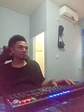 Snapshot of UcEng_Lab chatting on 02-20-26, 08:27 UcEng Lab online show from 02-20-26, 08:27