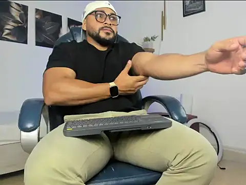 Snapshot of Cronos_Shong chatting on 02-22-26, 04:13 Cronos Shong online show from 02-22-26, 04:13